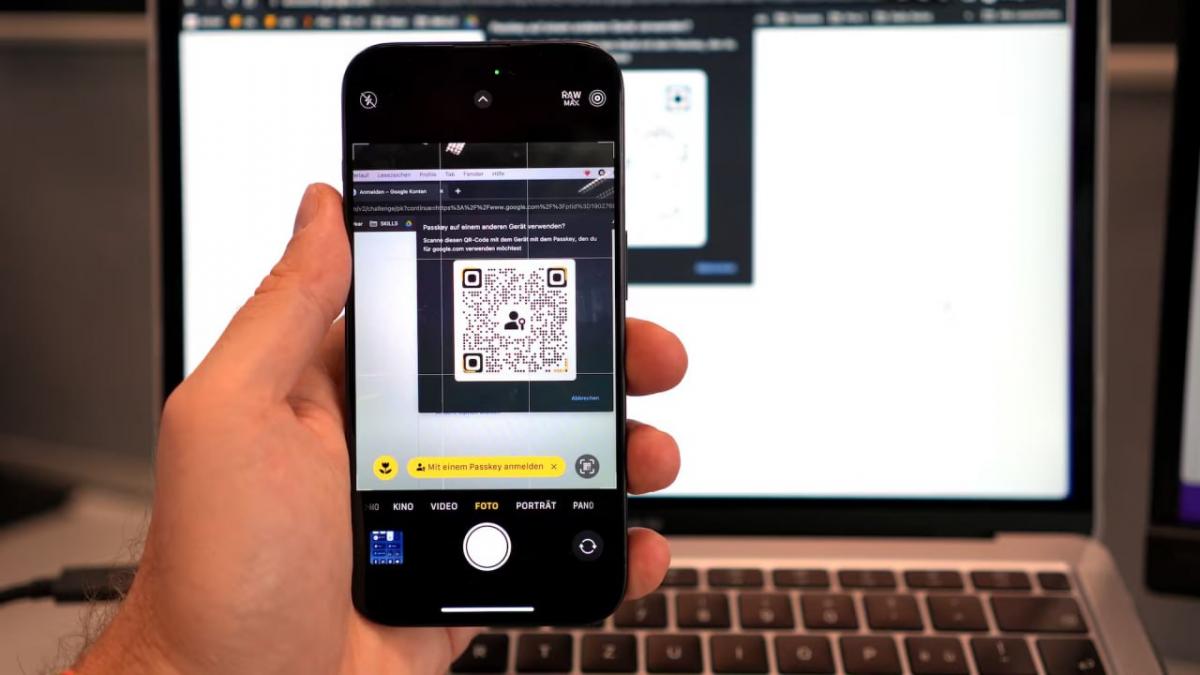 Google замінює SMS-аутентифікацію Gmail на QR-коди / фото The Verge Google замінює SMS-аутентифікацію Gmail на QR-коди / фото The Verge