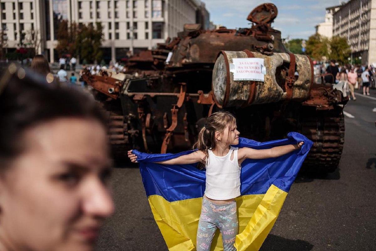 Большинство украинцев не согласятся на капитуляцию / фото facebook.com/olenazelenska.official Большинство украинцев не согласятся на капитуляцию / фото facebook.com/olenazelenska.official