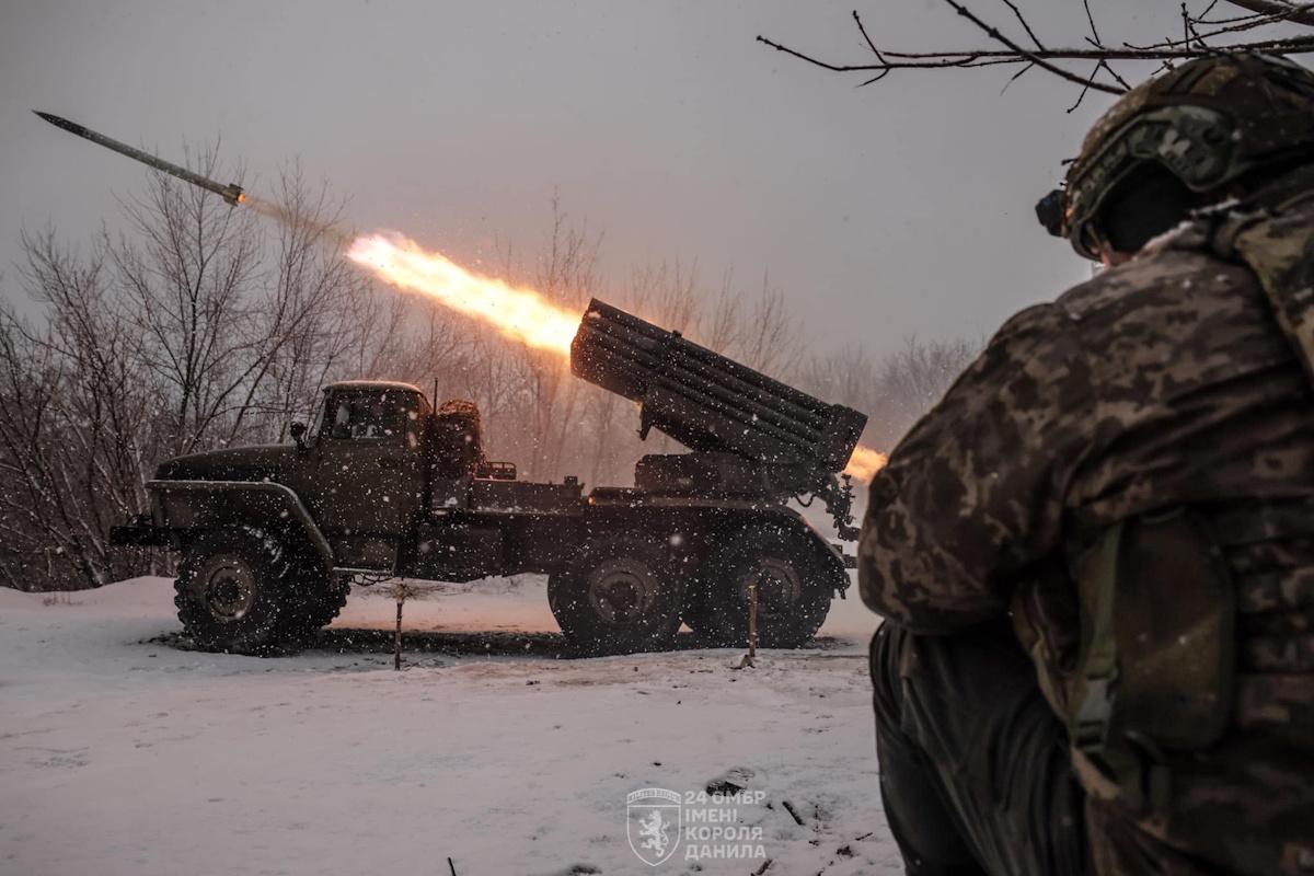 Повноцінне рішення потрібно знайти до того, як замовкне зброя, кажуть аналітики / фото facebook.com/UALandForces Повноцінне рішення потрібно знайти до того, як замовкне зброя, кажуть аналітики / фото facebook.com/UALandForces