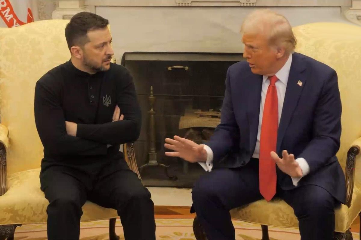 Сразу после перепалки Трамп собрался со своими ключевыми советниками в Овальном кабинете / скриншот Сразу после перепалки Трамп собрался со своими ключевыми советниками в Овальном кабинете / скриншот