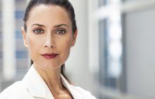 Только эти оттенки волос действительно подходят кареглазым: сразу минус 10 лет