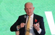 Экс-глава МИД Британии: Переговоры США и России могут стать "прелюдией" более широкой войны