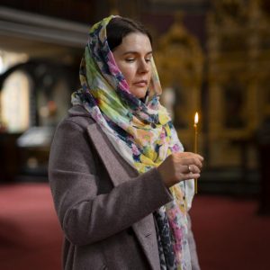 Задерла юбку 