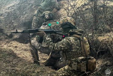 Войска РФ вторую неделю штурмуют уже захваченный поселок