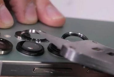 Новый смартфон Samsung погнули, поцарапали и подожгли: насколько он выносливый