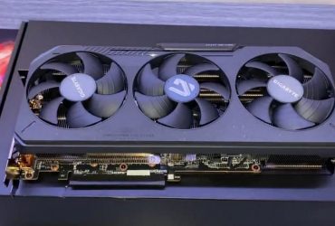 У мережі з'явилися перші фото нової відеокарти AMD RX 9070 XT