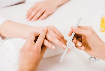 Стильний манікюр на короткі нігті: 5 найкращих ідей