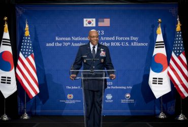 Порушив давню традицію: Трамп звільнив топгенерала Брауна