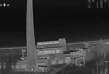 Пролетіли 20 км: FPV-дрони на оптоволокні розгромили ангар з технікою РФ (відео)