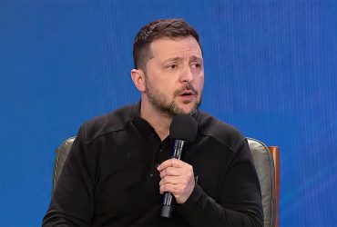 Зеленський пояснив, чим небезпечні заяви про 4% рейтингу і 500 мільярдів доларів боргу