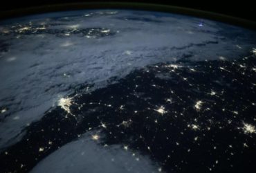 NASA показала унікальну фотографію найвищої блискавки на Землі