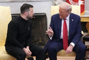 Трамп у спробі усунути Зеленського зіткнувся з парадоксальною реакцією українців, - Bloomberg