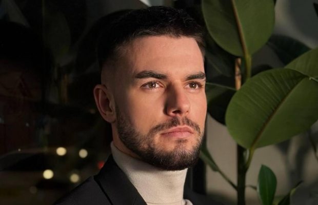 "Я починаю боятися за своє життя": відомий співак отримує погрози через українські пісні