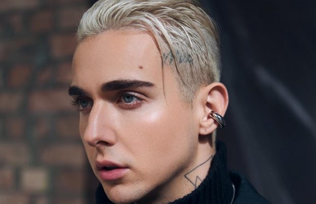 Відомий український співак змінив професію