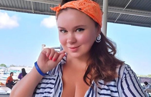 Модель Міла Кузнєцова назвала суму, яку заробляє на Onlyfans щомісяця