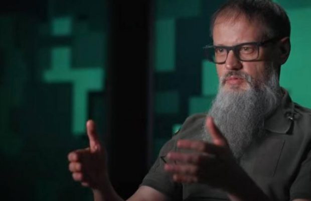 Гітарист гурту "Воплі Відоплясова" розповів про службу в ЗСУ та поранення на фронті: "Прилетіло в ногу"