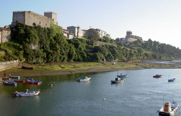 Приголомшливе рибальське село в Іспанії назвали обов'язковим місцем для відвідування цього року