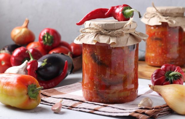 Що можна провозити через кордон України: заберуть на митниці консервацію чи ні