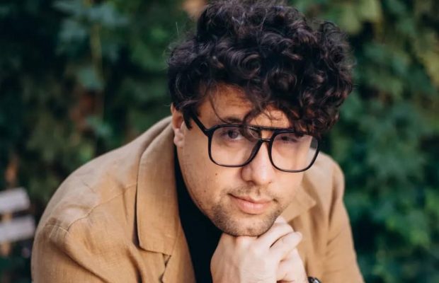 Зірка "Жіночого кварталу" розсекретив, скільки заробляє під час війни