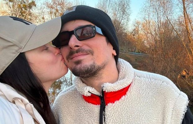 "Гарненька така": дружина Позитива показала першу фотосесію доньки (фото)