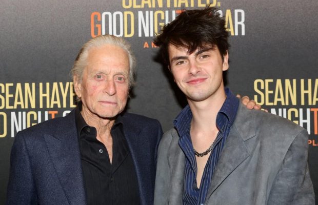 "Три роки смерті та руйнувань": син Майкла Дугласа у річницю війни підтримав Україну