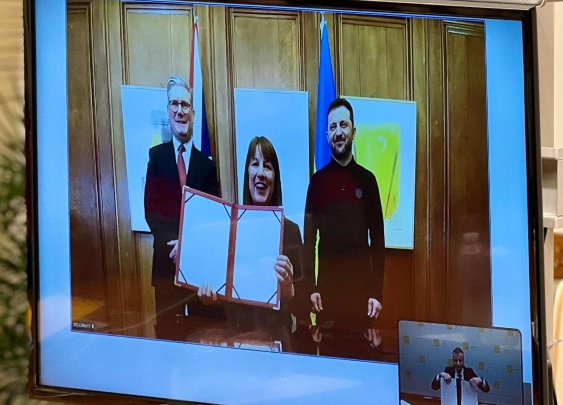 У церемонії підписання взяли участь Зеленський та Стармер / Фото Міністерства фінансів України У церемонії підписання взяли участь Зеленський та Стармер / Фото Міністерства фінансів України