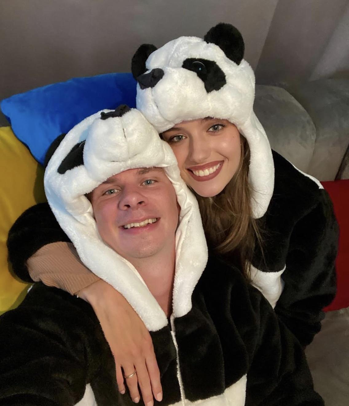 Дмитрий Комаров и Александра Кучеренко / скриншот Instagram Дмитрий Комаров и Александра Кучеренко / скриншот Instagram