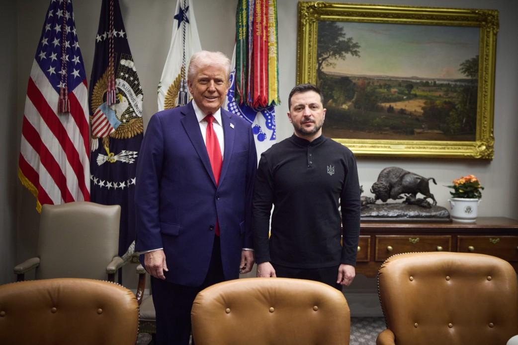 Зеленський і Трамп проводять розмову / фото ОП Зеленський і Трамп проводять розмову / фото ОП