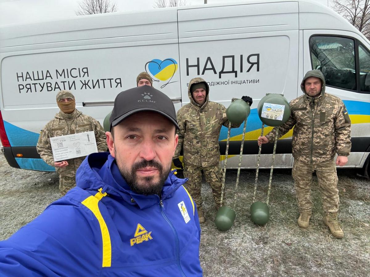 Валерій Дубіль разом із БФ молодіжної ініціативи 'Надія' та партнерами здійснили 215 гуманітарних місій на фронт Валерій Дубіль разом із БФ молодіжної ініціативи 'Надія' та партнерами здійснили 215 гуманітарних місій на фронт