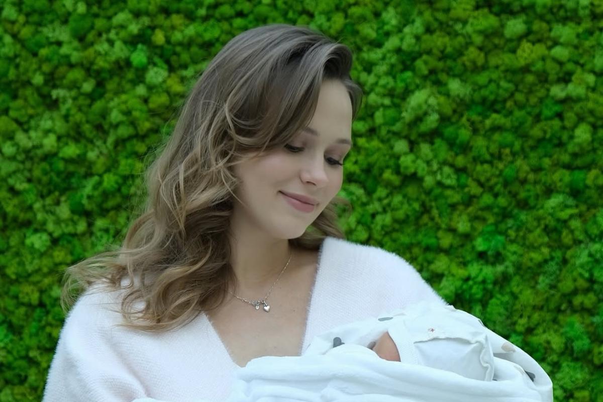 Анна Кошмал призналась, что ее роды прошли без осложнений и она уже думает над рождением третьего ребенка / скриншот Instagram Анна Кошмал призналась, что ее роды прошли без осложнений и она уже думает над рождением третьего ребенка / скриншот Instagram
