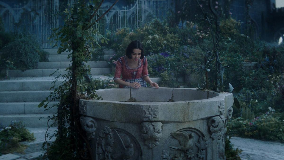 Кадр з фільму "Білосніжка" / фото Walt Disney Pictures Кадр з фільму "Білосніжка" / фото Walt Disney Pictures