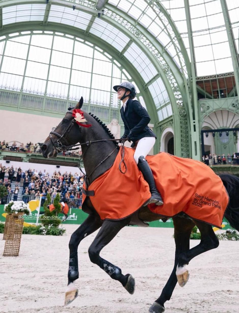 Украинская команда по конкуру завоевала бронзу на престижном турнире Saut Hermès в Париже Украинская команда по конкуру завоевала бронзу на престижном турнире Saut Hermès в Париже