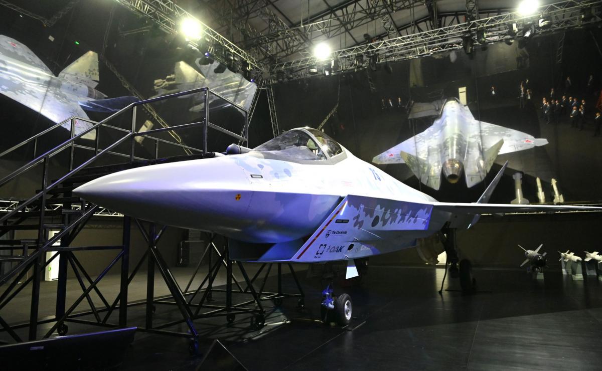 Через брак фінансування є ймовірність того, що літак Су-75 "Шах і мат" може взагалі не бути піднятий у небо / фото Вікіпедія Через брак фінансування є ймовірність того, що літак Су-75 "Шах і мат" може взагалі не бути піднятий у небо / фото Вікіпедія