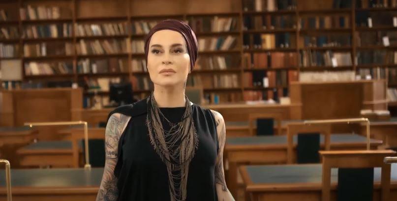 Наргиз выступила с флагом Украины / скриншот Instagram