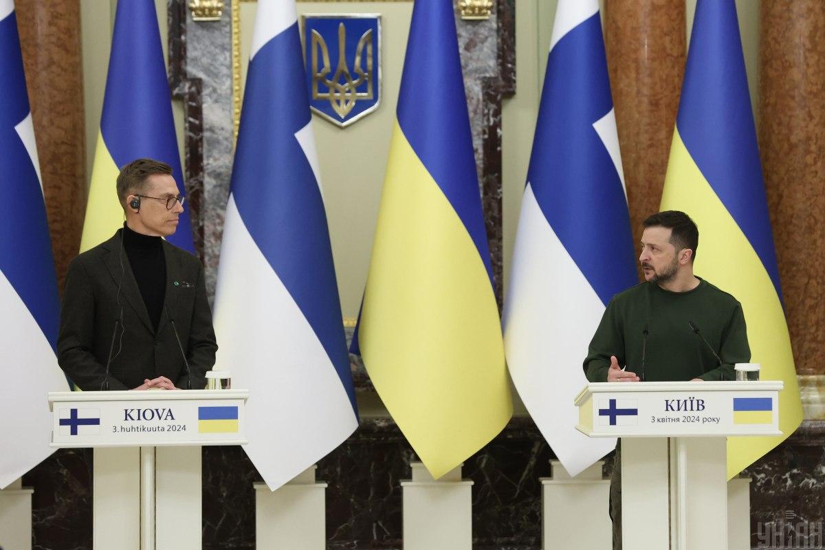 Президенти Фінляндії та України обговорили також кроки, які допоможуть зупинити війну / фото УНІАН Президенти Фінляндії та України обговорили також кроки, які допоможуть зупинити війну / фото УНІАН