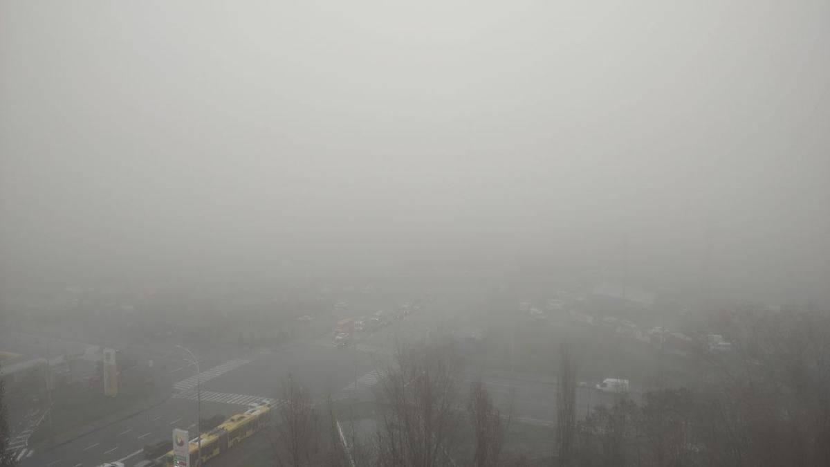 В разных районах Киева наблюдают густой туман / фото Анастасия Горбачева В разных районах Киева наблюдают густой туман / фото Анастасия Горбачева