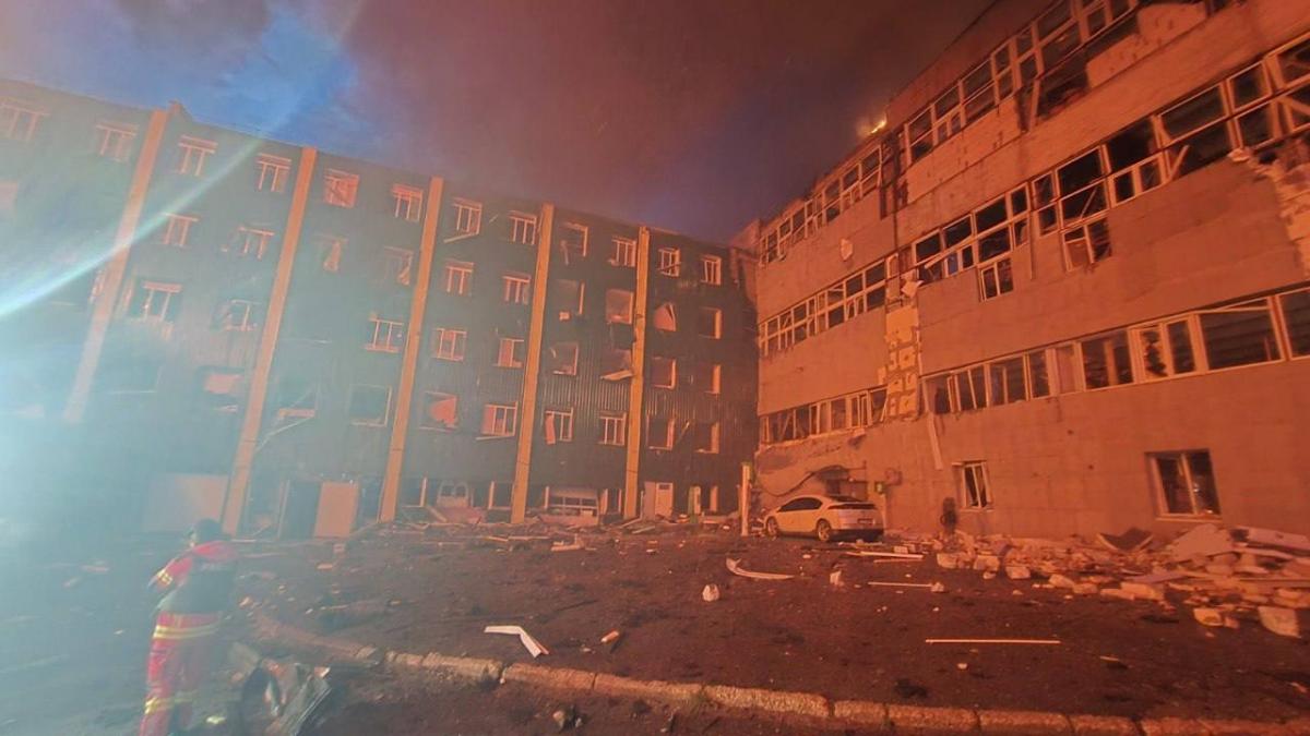 Харьков снова оказался под налетом "шахедов" / фото Телеграм-канал главы Харьковской ОВА Олега Синегубова Харьков снова оказался под налетом "шахедов" / фото Телеграм-канал главы Харьковской ОВА Олега Синегубова