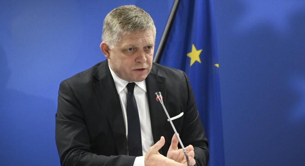 Фіцо відмовився брати участь у параді в Москві