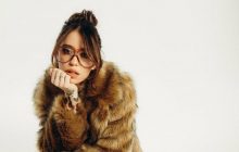 "Повернула в довоєнний час": Дорофєєва наробила галасу в мережі новим треком "Додайте світла"