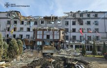 "Вибиралися через розбиті вікна": іноземні волонтери розповіли про удар РФ по Кривому Рогу