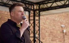 50-річний виконавець хіта "Гей, пливе кача" відповів, чи готовий поповнити лави ЗСУ