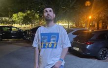 У Москві підпалили двері квартири російську репера через футболку з надписом "Азов"