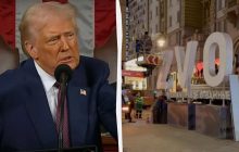 Біля посольства США у Москві знімають Z-інсталяції: у Росії заплуталися у версіях (відео)