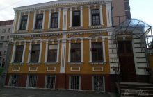 Техніка на Садибі Зеленських почала виконувати роботи з консервації та відновлення будівлі, - ДОКС та поліція