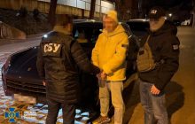 Купили Porsche та нерухомість: у Києві директор психлікарні та чиновники попалися на оборудці (фото)