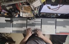 Создана "худшая клавиатура в мире" – она печатает сразу слова, а не буквы (фото)