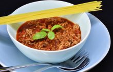 Восхитительный мясной соус к любому гарниру: накормите даже большую семью