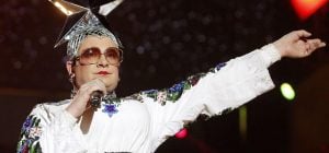 Сердючка неожиданно сняла звезду и обратилась к фанатам (видео)