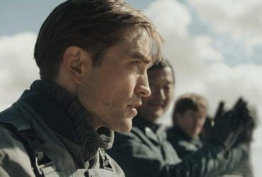 Реалістично, як ніколи: огляд фільму Пона Джун-Хо Мікі-17 з Робертом Паттінсоном