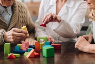 Как снизить риски появления деменции: врач назвал 3 вещи, которые стоит делать каждый день